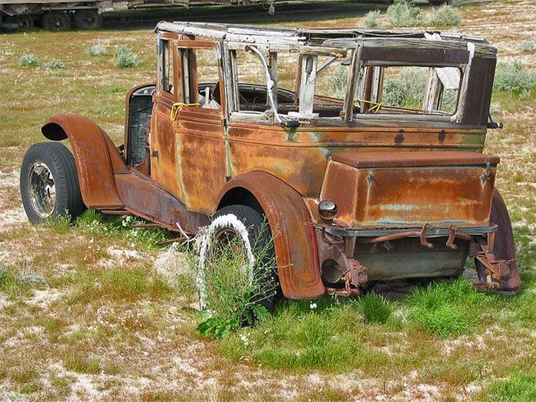 Verroeste oude auto